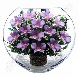 Плоская ваза с сиреневыми орхидеями