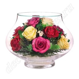 Розы в круглой вазе