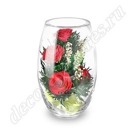 Красные розы в малой овальной вазе
