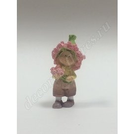 Сувенир Мальчик с розами, 8 см, розовый