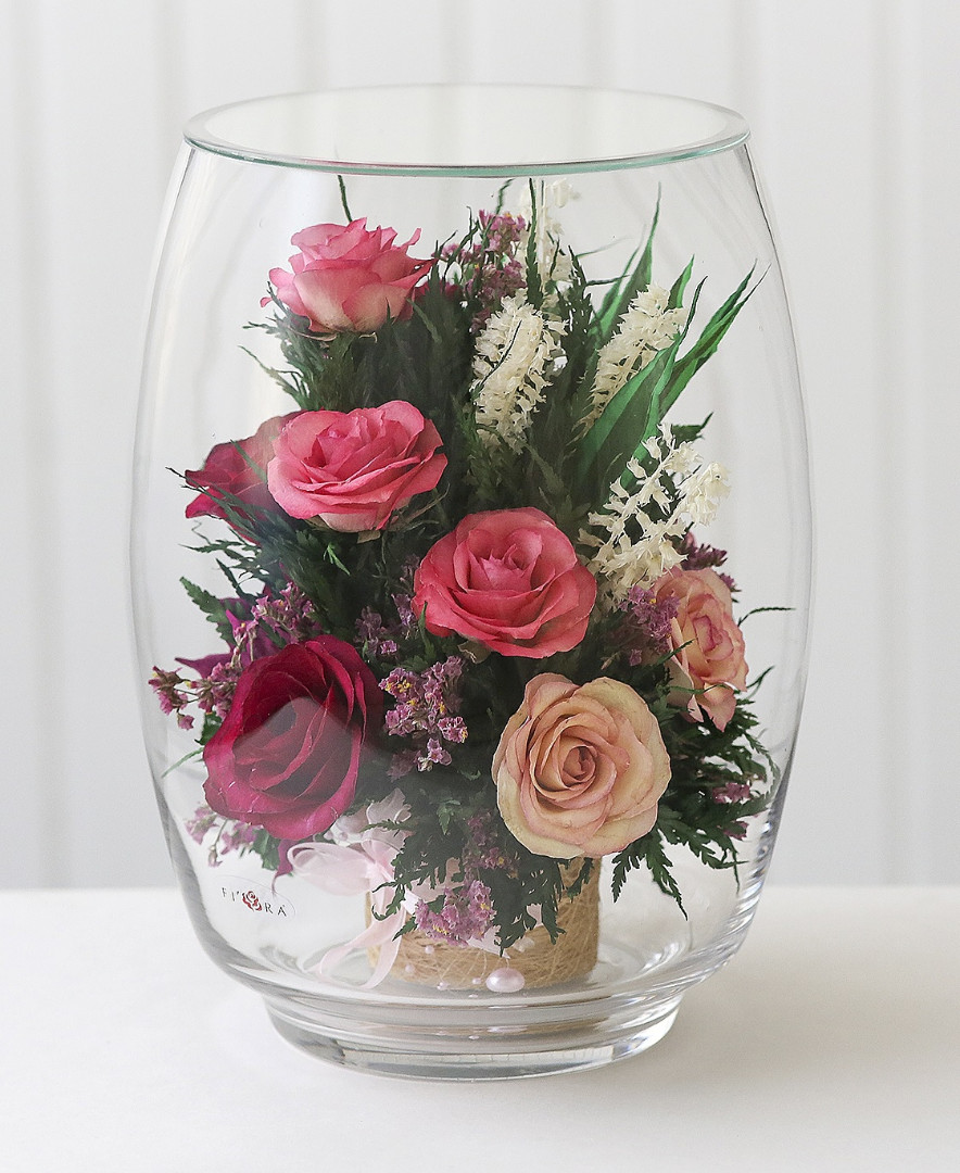 Розы в бутоне тюльпана (Цветы в стекле)