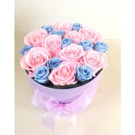 Стабилизированный микс розовых и голубых роз