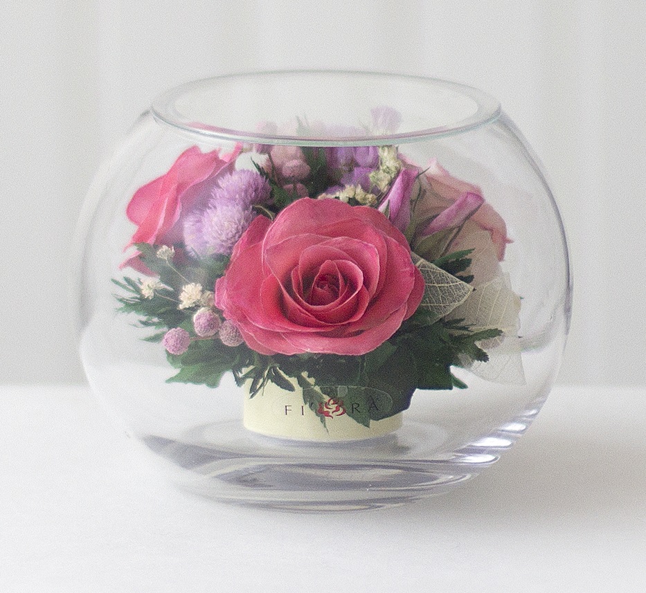 Розовые розы в круглой вазе (Цветы в стекле)