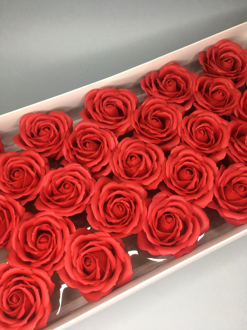 Роза крупная — красная 25 шт