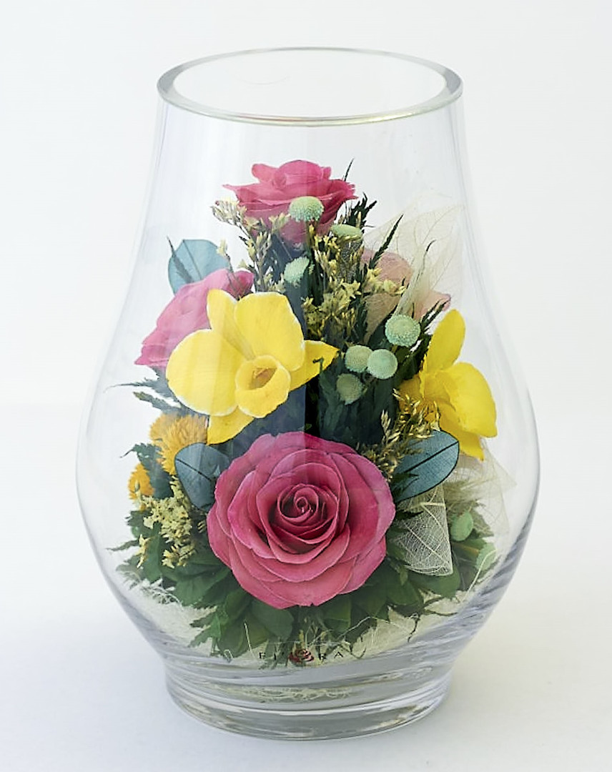 Микс роз и орхидей в вазе бутон розы (арт. 63176)